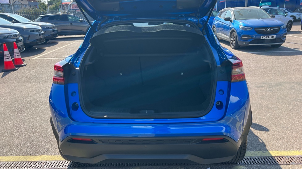 Nissan Juke 1.6 Hybrid N-Connecta 5dr Auto Hybrid Hatchback - Image 4