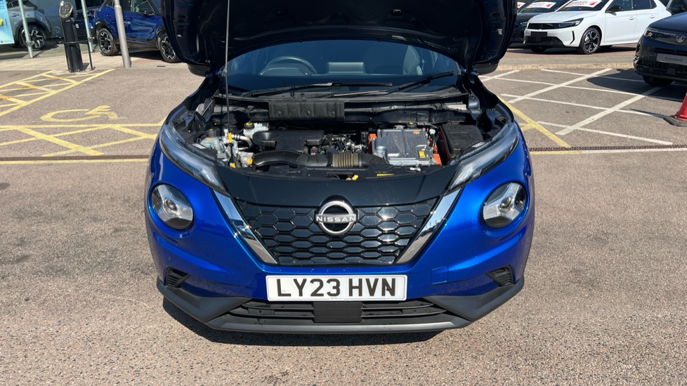 Nissan Juke 1.6 Hybrid N-Connecta 5dr Auto Hybrid Hatchback - Image 8