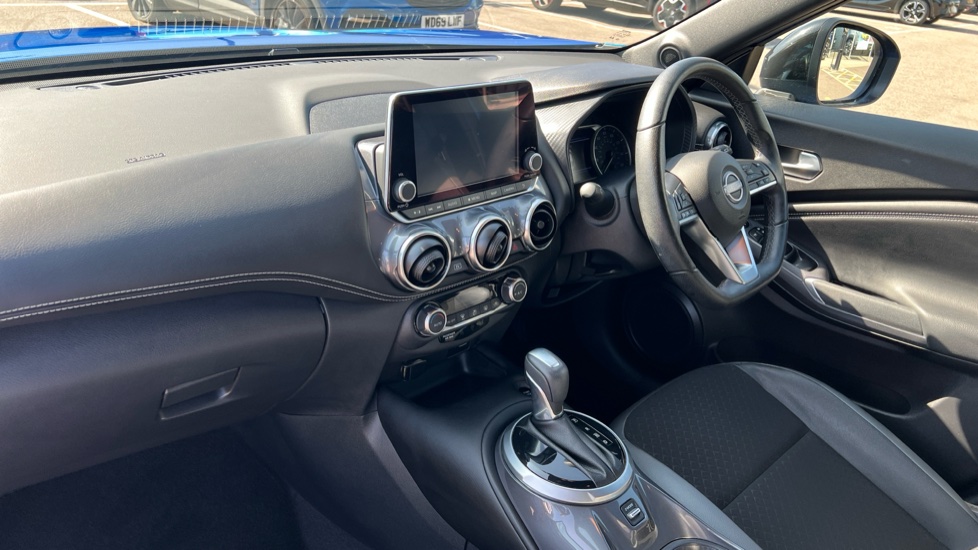 Nissan Juke 1.6 Hybrid N-Connecta 5dr Auto Hybrid Hatchback - Image 9