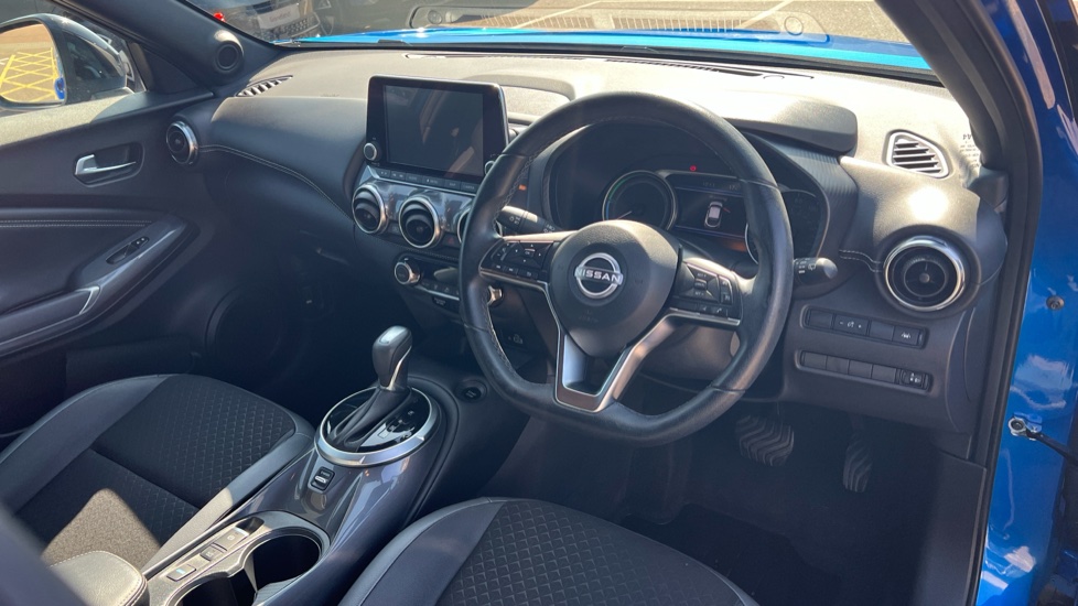 Nissan Juke 1.6 Hybrid N-Connecta 5dr Auto Hybrid Hatchback - Image 11