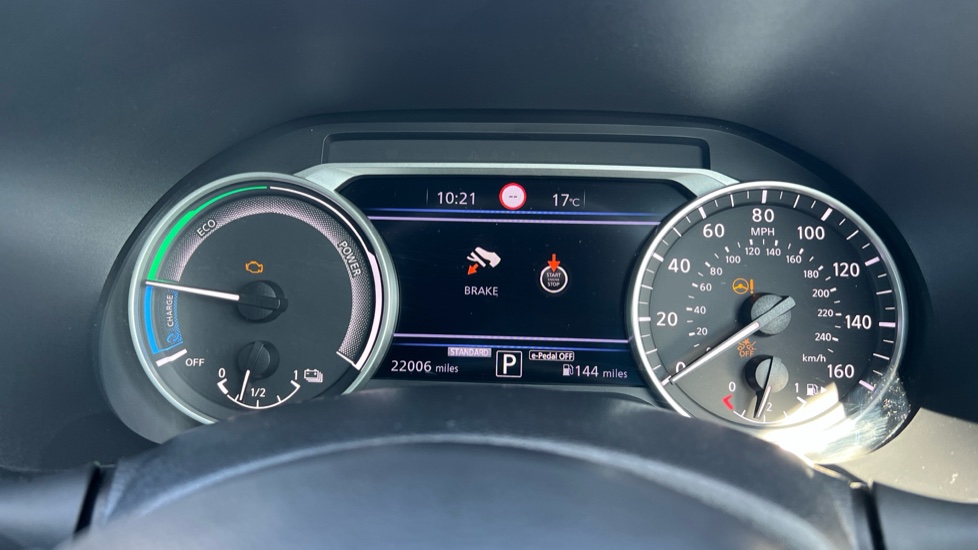 Nissan Juke 1.6 Hybrid N-Connecta 5dr Auto Hybrid Hatchback - Image 18