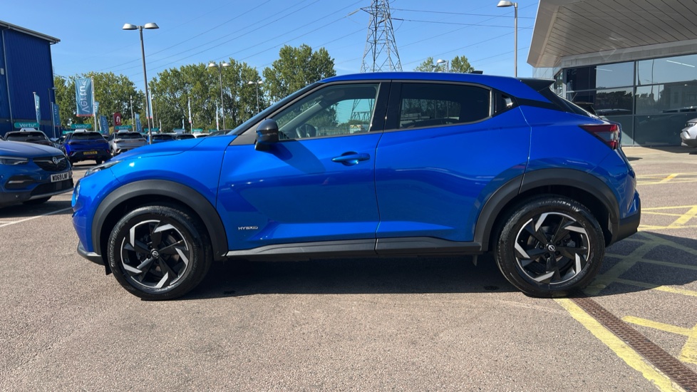 Nissan Juke 1.6 Hybrid N-Connecta 5dr Auto Hybrid Hatchback - Image 24