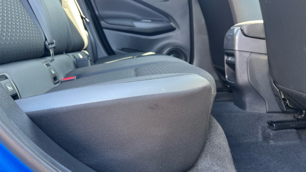 Nissan Juke 1.6 Hybrid N-Connecta 5dr Auto Hybrid Hatchback - Image 30