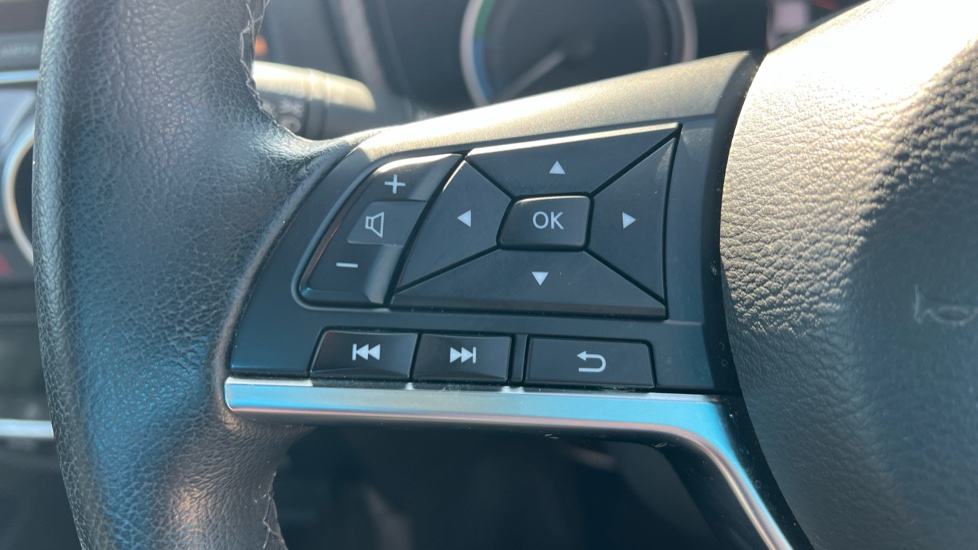 Nissan Juke 1.6 Hybrid N-Connecta 5dr Auto Hybrid Hatchback - Image 35