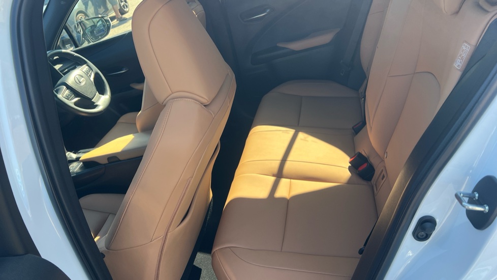 Lexus UX 250h 2.0 F-Sport Design 5dr CVT Hybrid Hatchback - Image 16
