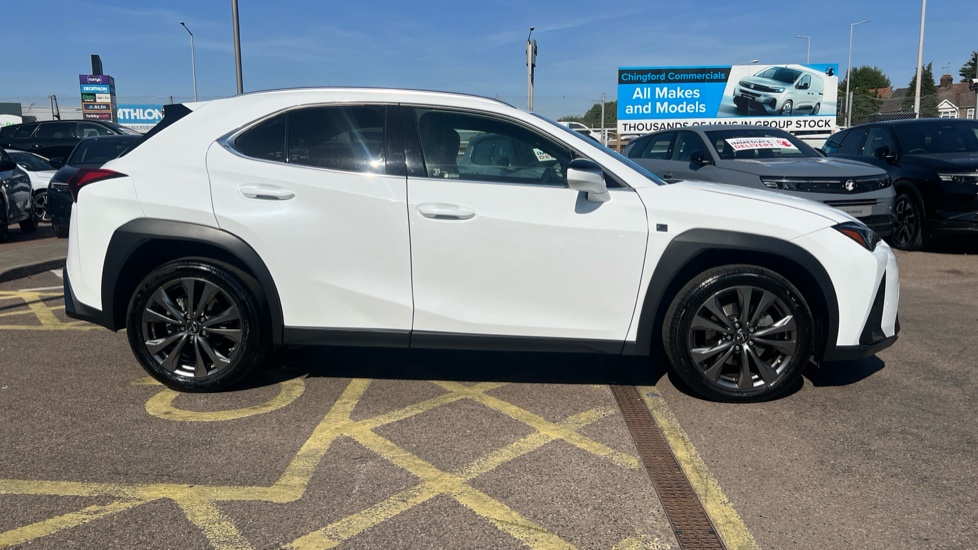 Lexus UX 250h 2.0 F-Sport Design 5dr CVT Hybrid Hatchback - Image 28