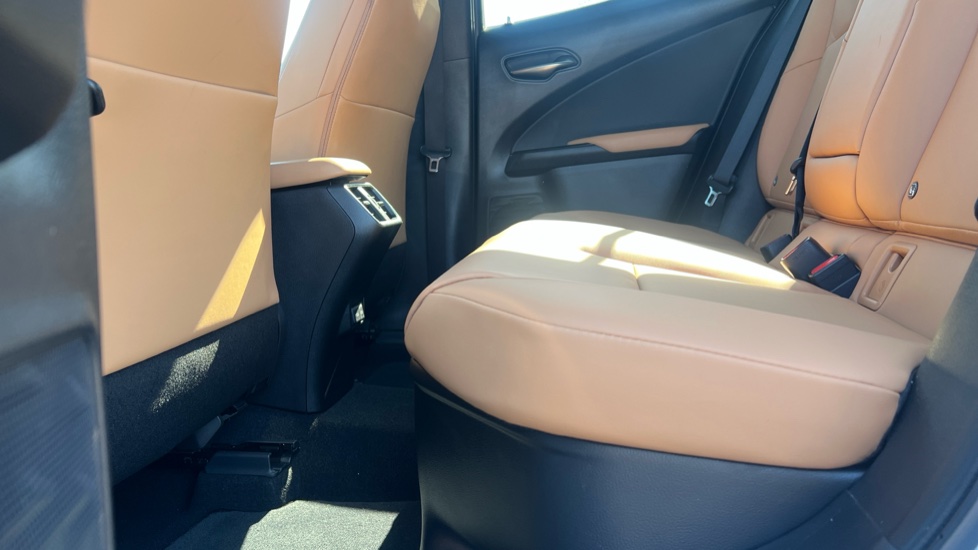 Lexus UX 250h 2.0 F-Sport Design 5dr CVT Hybrid Hatchback - Image 31