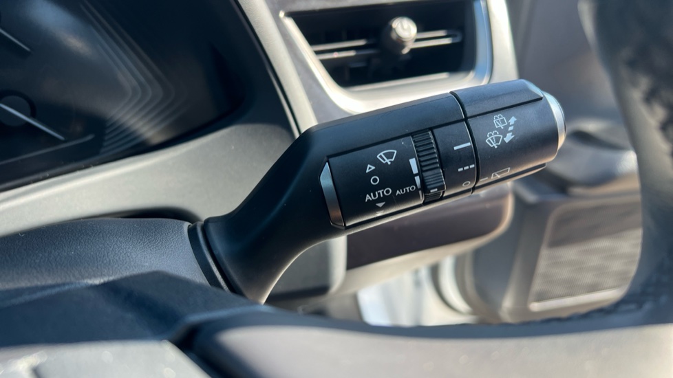 Lexus UX 250h 2.0 F-Sport Design 5dr CVT Hybrid Hatchback - Image 36
