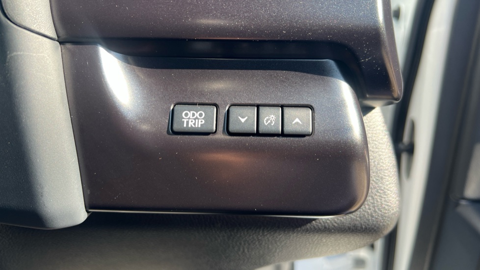 Lexus UX 250h 2.0 F-Sport Design 5dr CVT Hybrid Hatchback - Image 47