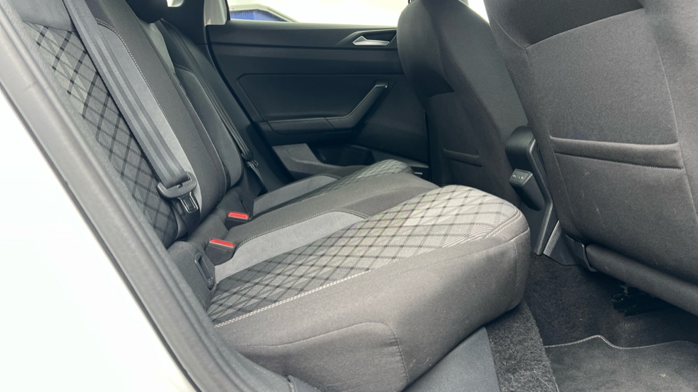 Volkswagen Taigo 1.0 TSI 110 R-Line 5dr DSG Petrol Hatchback - Image 51