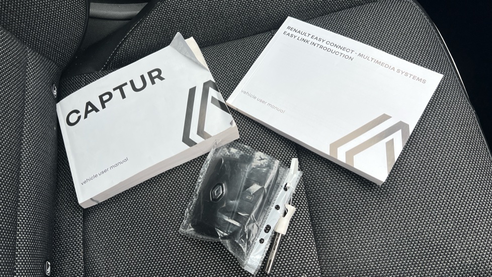 Renault Captur 1.6 E-Tech full hybrid 145 Techno 5dr Auto Hybrid Hatchback - Image 19