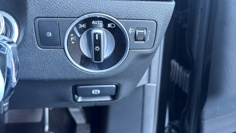 Mercedes-Benz A-Class A180 Sport Executive 5dr Auto Petrol Hatchback - Image 30