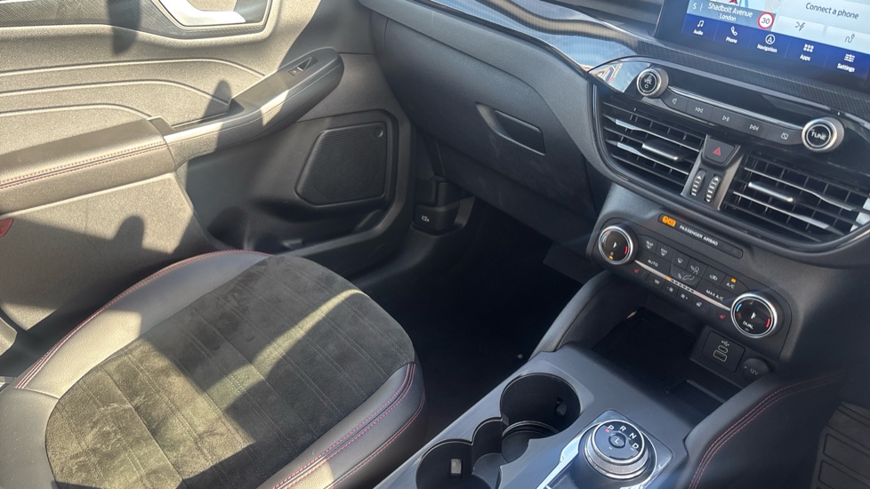 Ford Kuga 2.5 PHEV ST-Line X Edition 5dr CVT Estate - Image 14