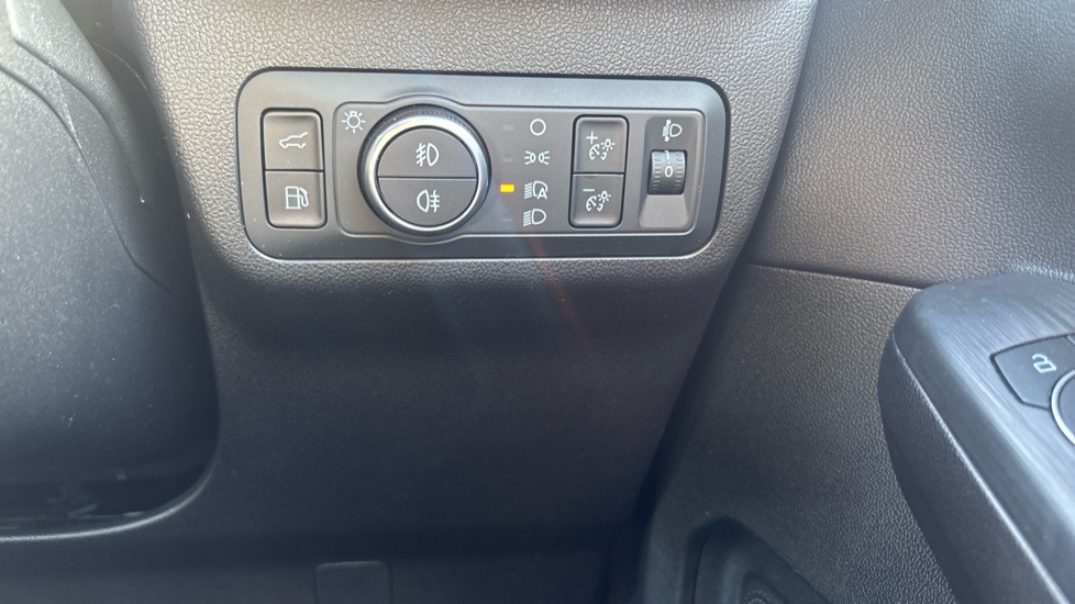 Ford Kuga 2.5 PHEV ST-Line X Edition 5dr CVT Estate - Image 25