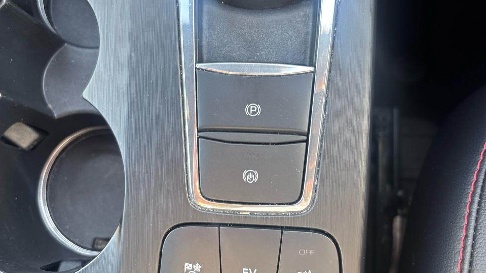 Ford Kuga 2.5 PHEV ST-Line X Edition 5dr CVT Estate - Image 29