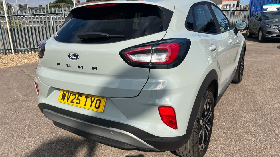 Ford Puma 1.0 EcoBoost Hybrid mHEV Titanium 5dr DCT Petrol Hatchback - Image 27