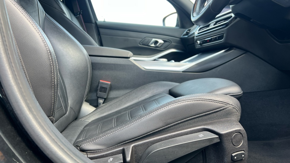BMW 3 Series 320i M Sport 4dr Step Auto Petrol Saloon - Image 29