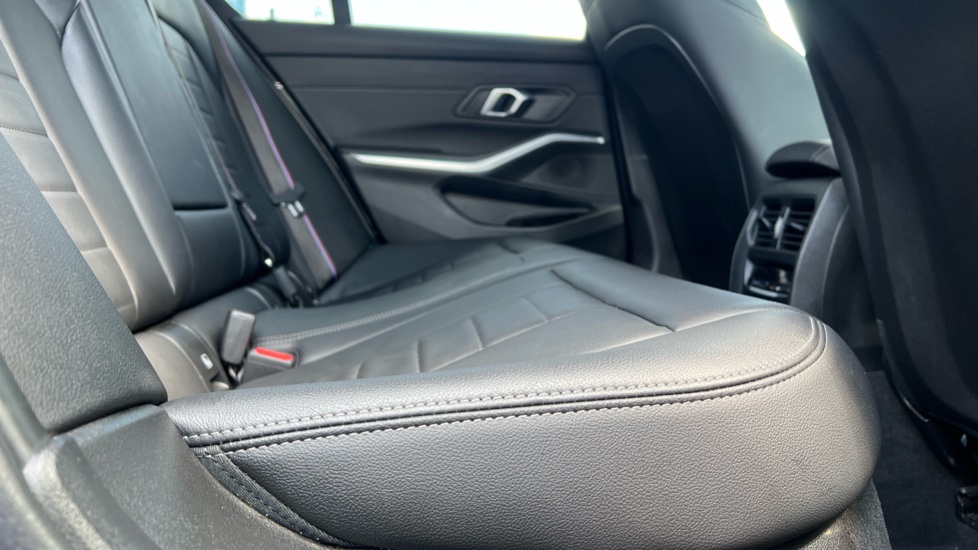 BMW 3 Series 320i M Sport 4dr Step Auto Petrol Saloon - Image 30