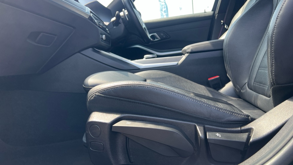 BMW 3 Series 320i M Sport 4dr Step Auto Petrol Saloon - Image 32