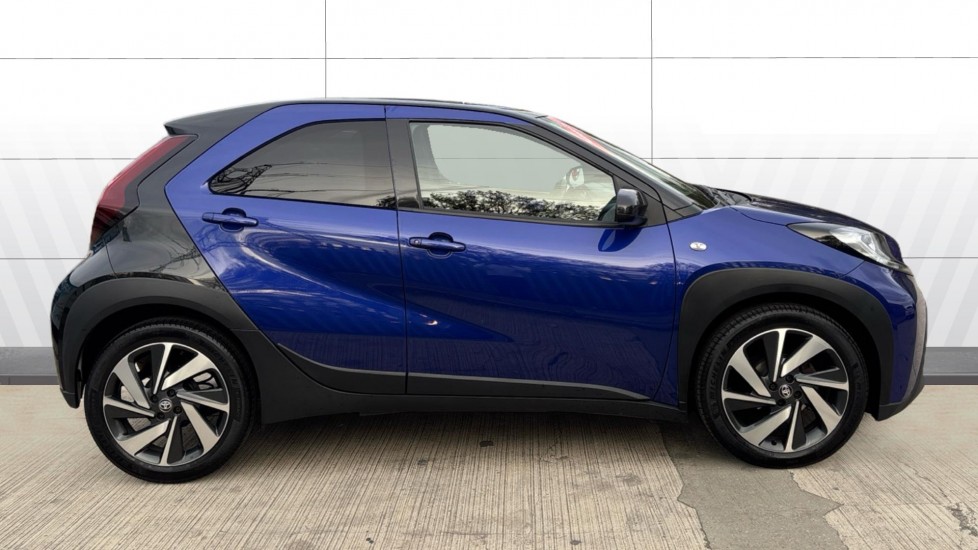 Toyota Aygo X 1.0 VVT-i Edge 5dr Auto Petrol Hatchback - Image 5