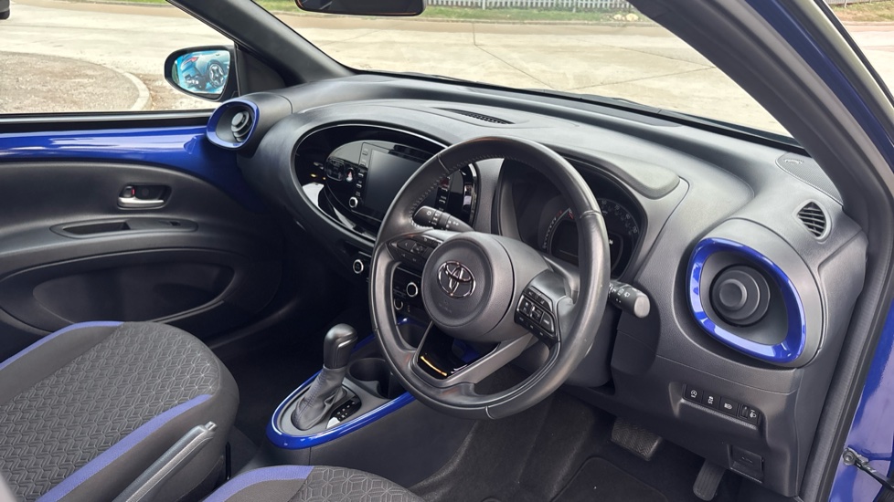 Toyota Aygo X 1.0 VVT-i Edge 5dr Auto Petrol Hatchback - Image 11