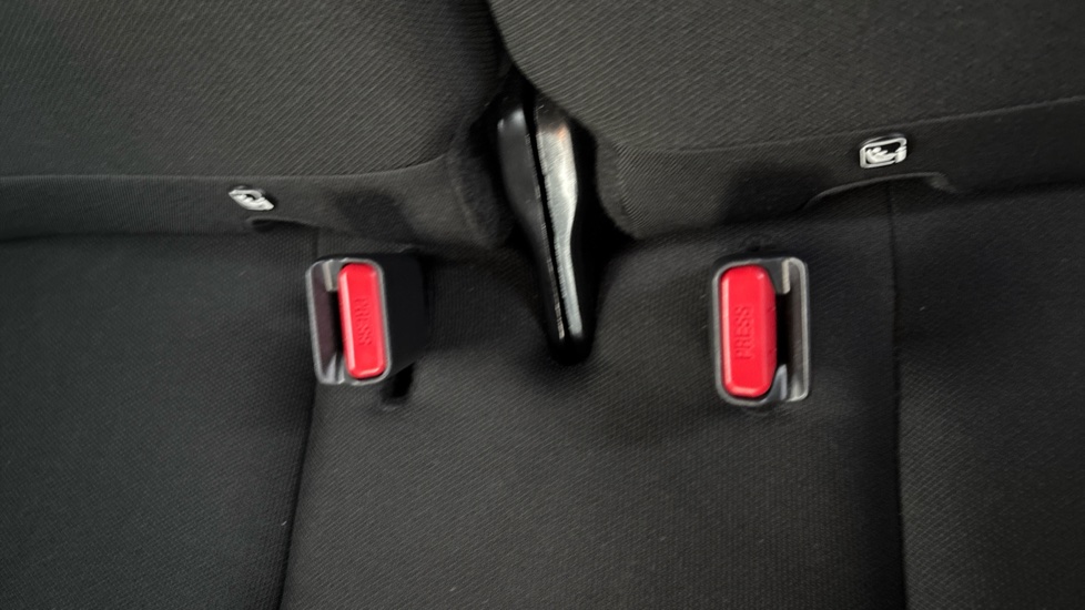 Toyota Aygo X 1.0 VVT-i Edge 5dr Auto Petrol Hatchback - Image 17