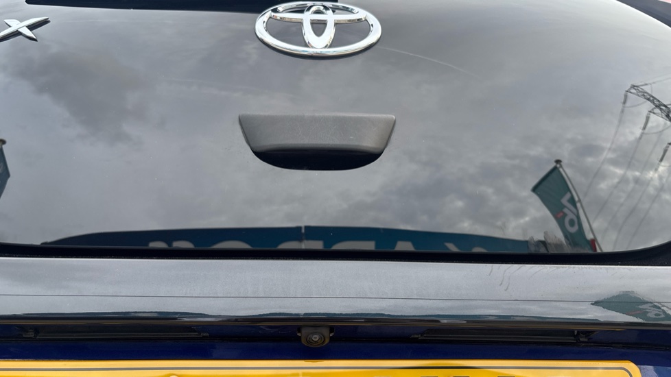 Toyota Aygo X 1.0 VVT-i Edge 5dr Auto Petrol Hatchback - Image 33