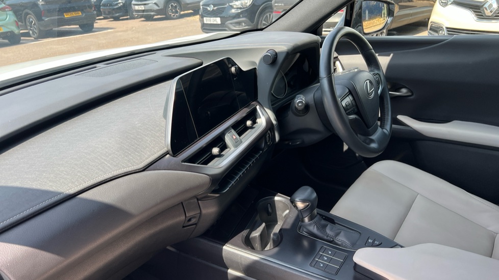Lexus UX 250h 2.0 F-Sport Design 5dr CVT Hybrid Hatchback - Image 9