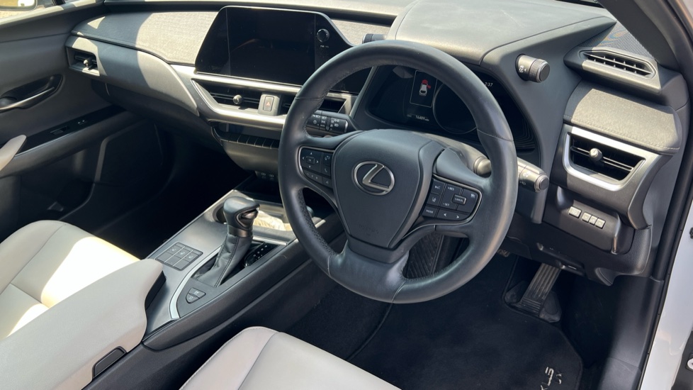 Lexus UX 250h 2.0 F-Sport Design 5dr CVT Hybrid Hatchback - Image 11