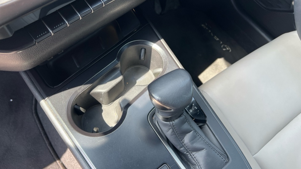 Lexus UX 250h 2.0 F-Sport Design 5dr CVT Hybrid Hatchback - Image 13