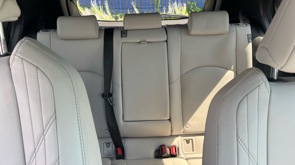 Lexus UX 250h 2.0 F-Sport Design 5dr CVT Hybrid Hatchback - Image 15