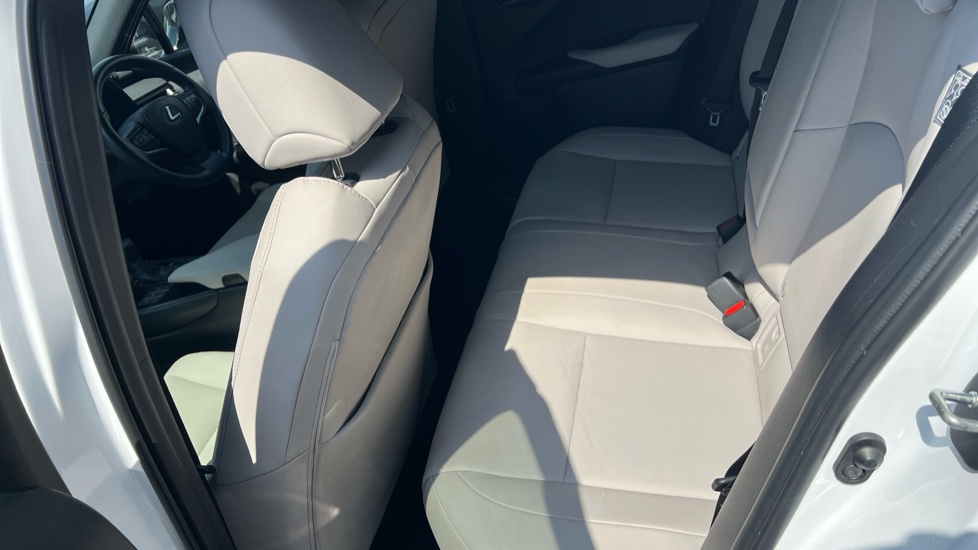 Lexus UX 250h 2.0 F-Sport Design 5dr CVT Hybrid Hatchback - Image 16