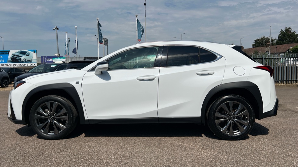 Lexus UX 250h 2.0 F-Sport Design 5dr CVT Hybrid Hatchback - Image 24