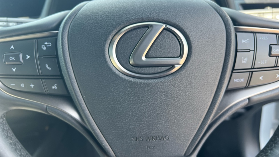 Lexus UX 250h 2.0 F-Sport Design 5dr CVT Hybrid Hatchback - Image 33