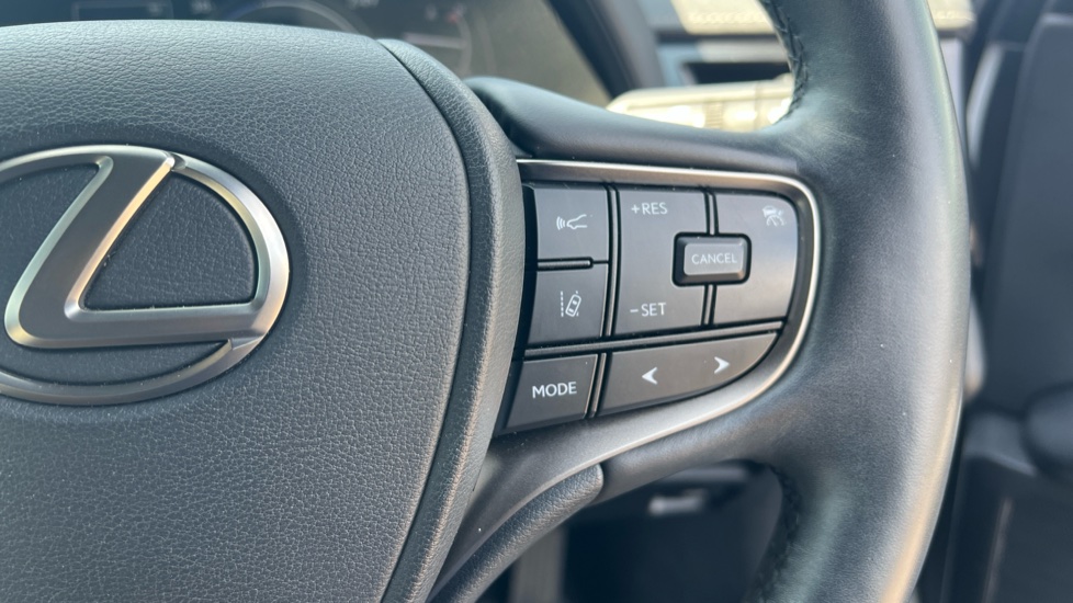 Lexus UX 250h 2.0 F-Sport Design 5dr CVT Hybrid Hatchback - Image 34