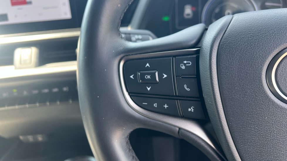 Lexus UX 250h 2.0 F-Sport Design 5dr CVT Hybrid Hatchback - Image 35