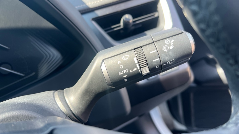 Lexus UX 250h 2.0 F-Sport Design 5dr CVT Hybrid Hatchback - Image 36