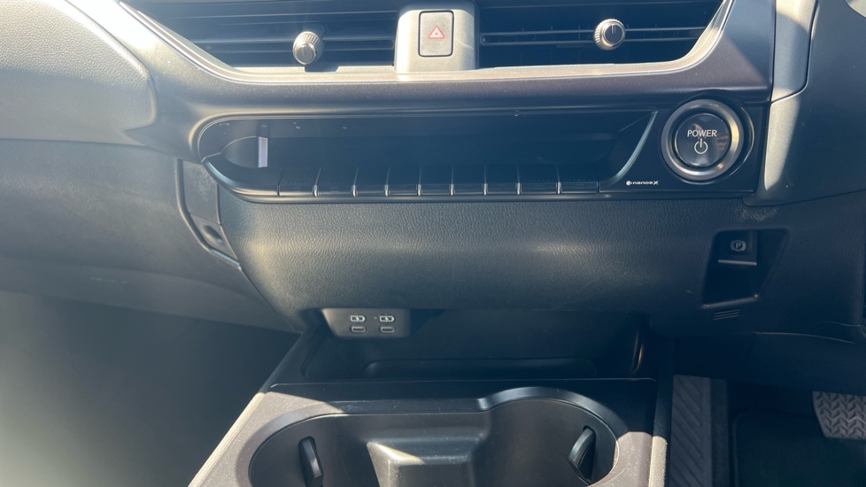 Lexus UX 250h 2.0 F-Sport Design 5dr CVT Hybrid Hatchback - Image 40