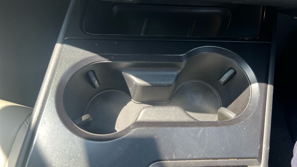 Lexus UX 250h 2.0 F-Sport Design 5dr CVT Hybrid Hatchback - Image 42
