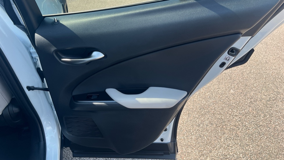 Lexus UX 250h 2.0 F-Sport Design 5dr CVT Hybrid Hatchback - Image 54