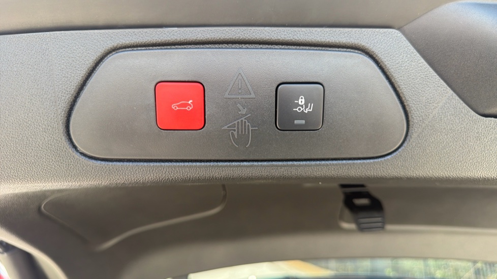 Vauxhall Grandland 1.2 Turbo Ultimate 5dr Auto Petrol Hatchback - Image 32