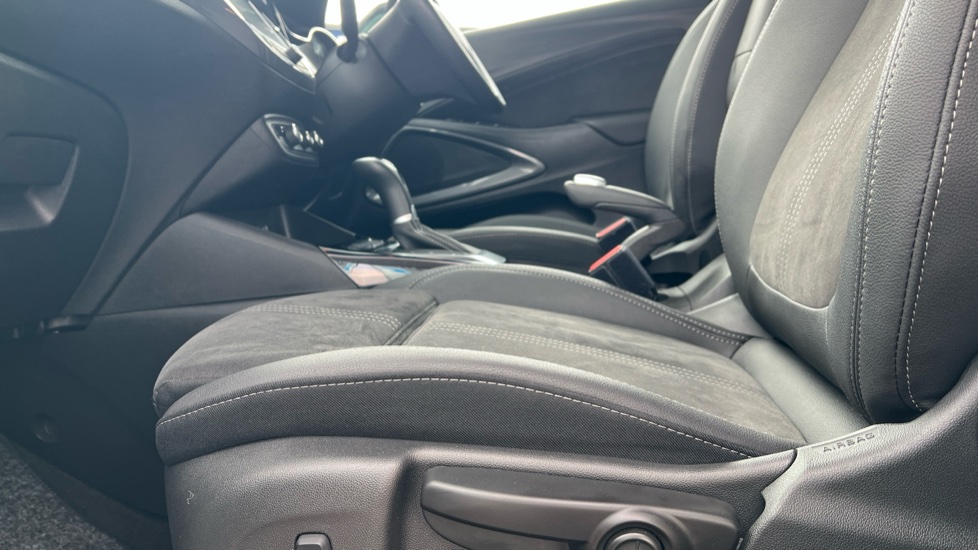Vauxhall Crossland 1.2 Turbo [130] Ultimate 5dr Auto Petrol Hatchback - Image 32