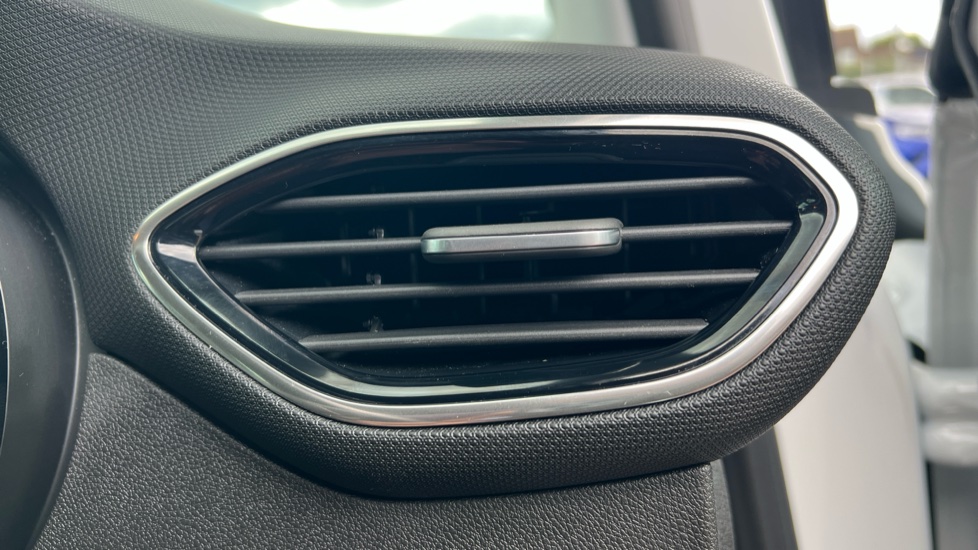 Vauxhall Crossland 1.2 Turbo [130] Ultimate 5dr Auto Petrol Hatchback - Image 38