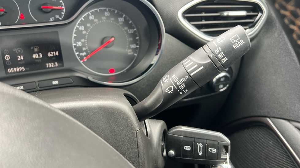 Vauxhall Crossland X 1.2 Elite Nav 5dr Petrol Hatchback - Image 24