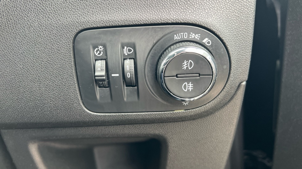 Vauxhall Crossland X 1.2 Elite Nav 5dr Petrol Hatchback - Image 27