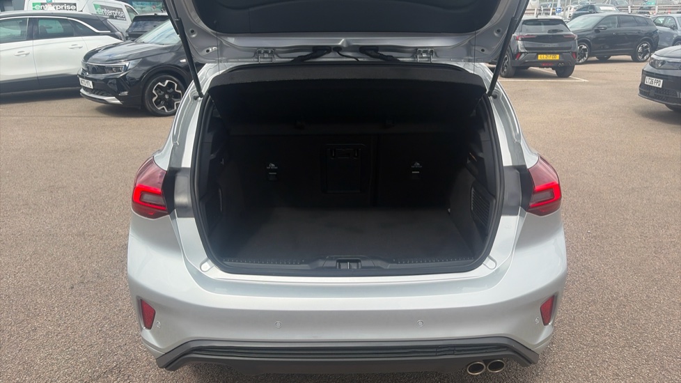 Ford Focus 1.0 EcoBoost Hybrid mHEV ST-Line X 5dr Auto Petrol Hatchback - Image 4