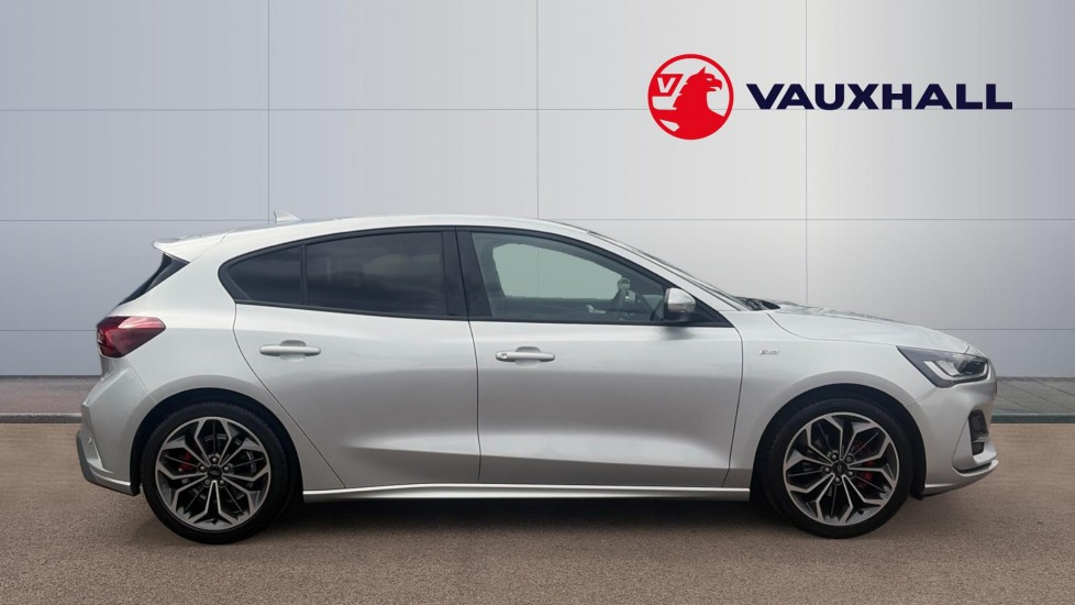 Ford Focus 1.0 EcoBoost Hybrid mHEV ST-Line X 5dr Auto Petrol Hatchback - Image 5
