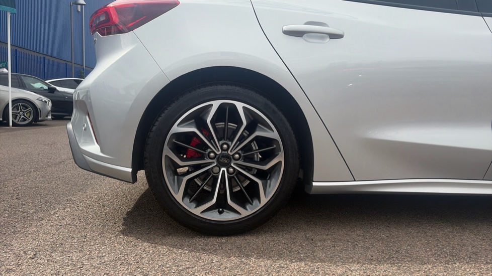Ford Focus 1.0 EcoBoost Hybrid mHEV ST-Line X 5dr Auto Petrol Hatchback - Image 7
