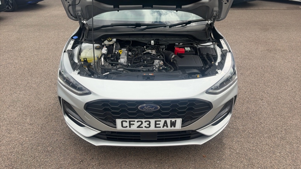 Ford Focus 1.0 EcoBoost Hybrid mHEV ST-Line X 5dr Auto Petrol Hatchback - Image 8