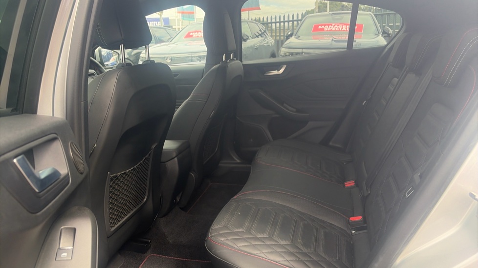 Ford Focus 1.0 EcoBoost Hybrid mHEV ST-Line X 5dr Auto Petrol Hatchback - Image 16